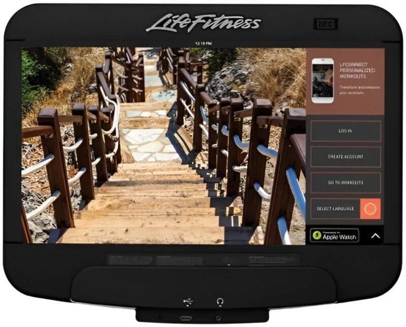 Life Fitness Integrity Treadmill w/SE3 HD Treadmill - Image 2